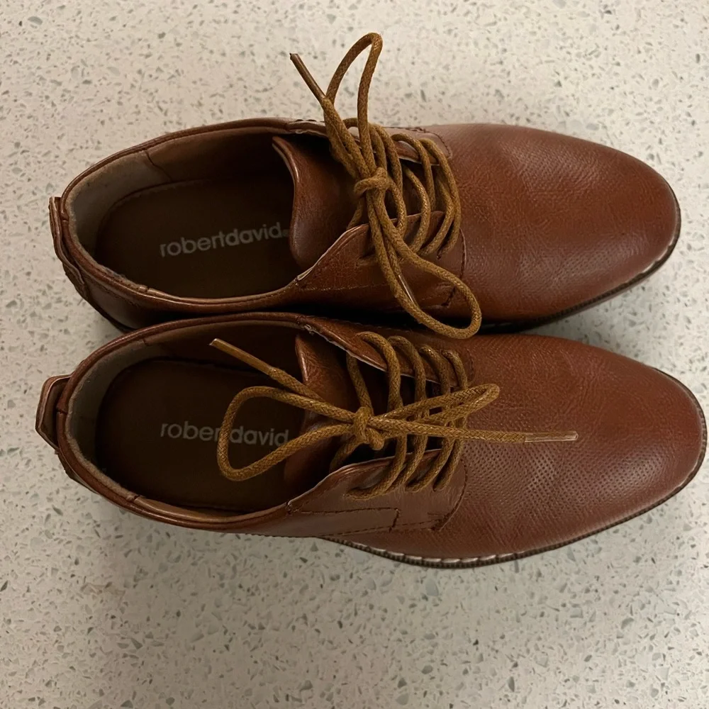 Boys brown dress shoes sz 2